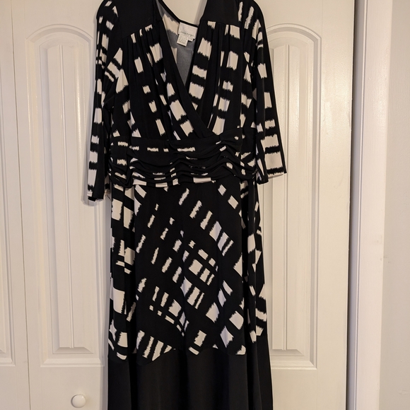 Donna Morgan Dresses & Skirts - Donna Morgan Black and White Patterned Dress